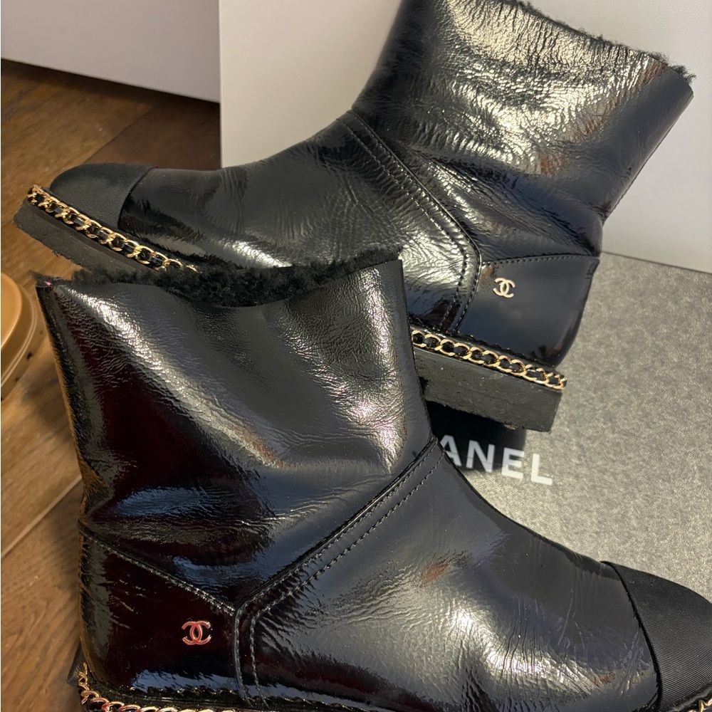 CHANEL Black patent Leather Boots - Picture 5 of 9
